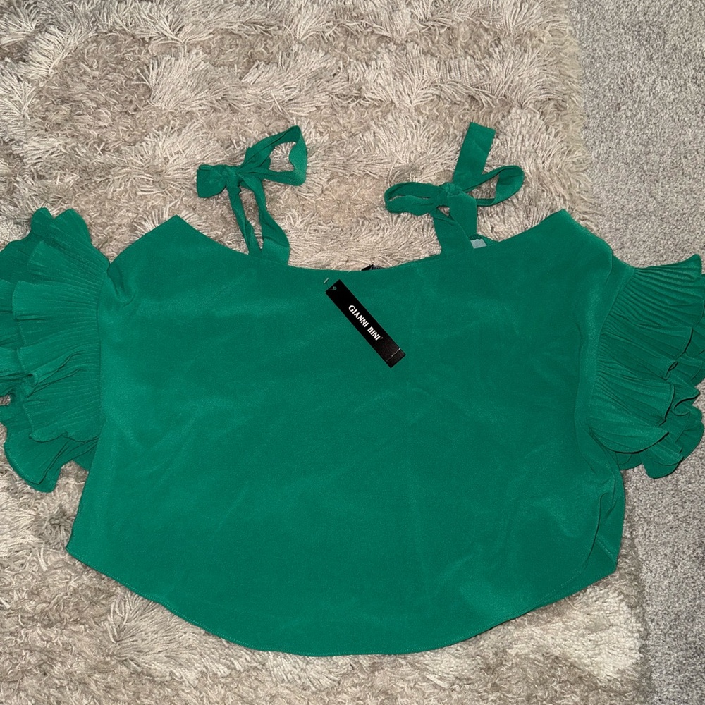 Gianni Bini Green Flutter Sleeve Crop Top